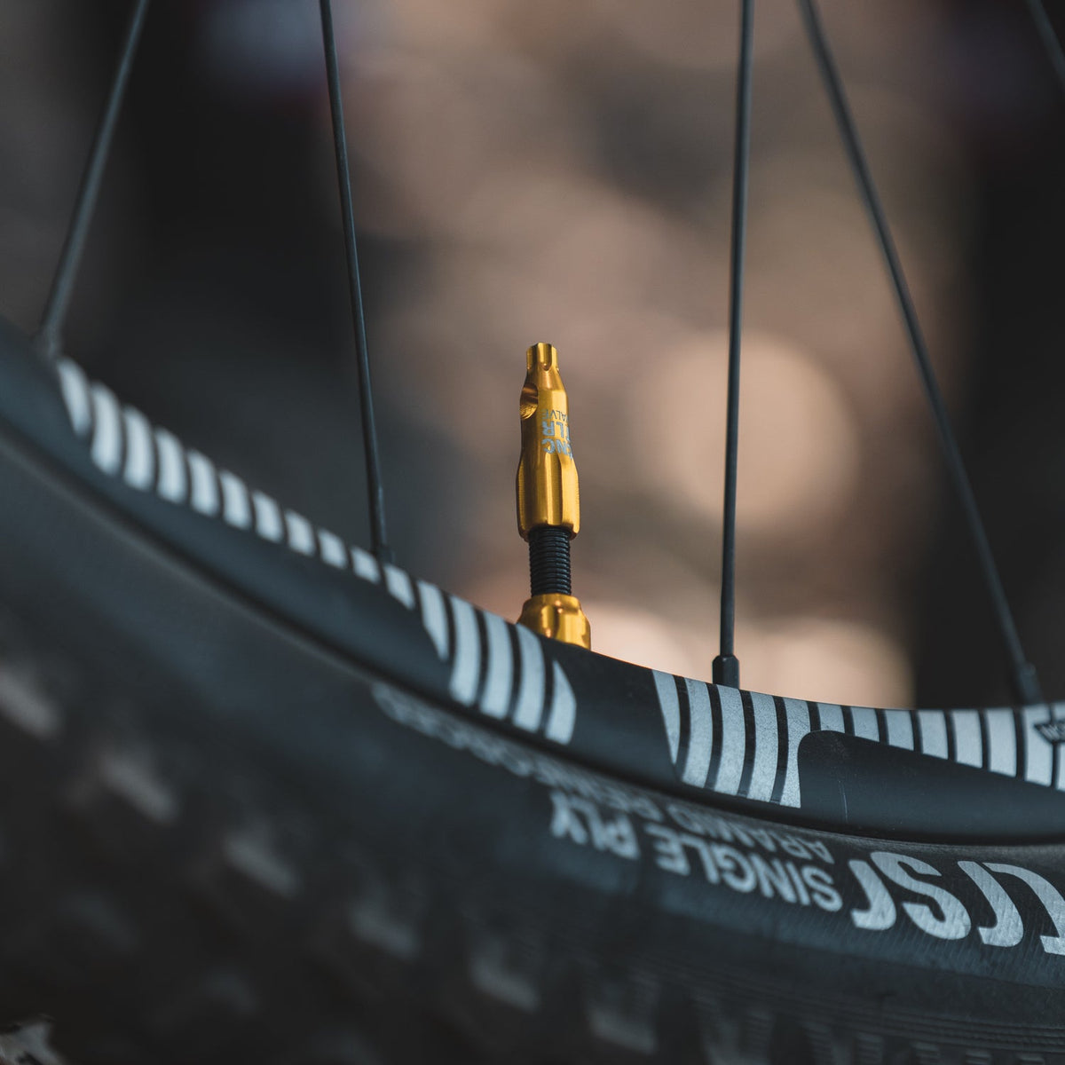 LEZYNE CNC Ventilkappe Gold