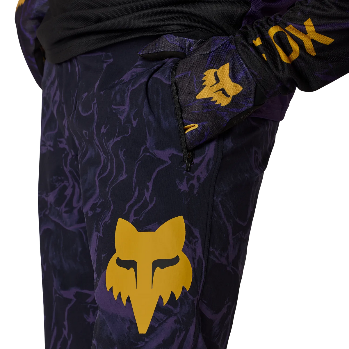 FOX RANGER IMAGE PRINT Hose Violett Plum