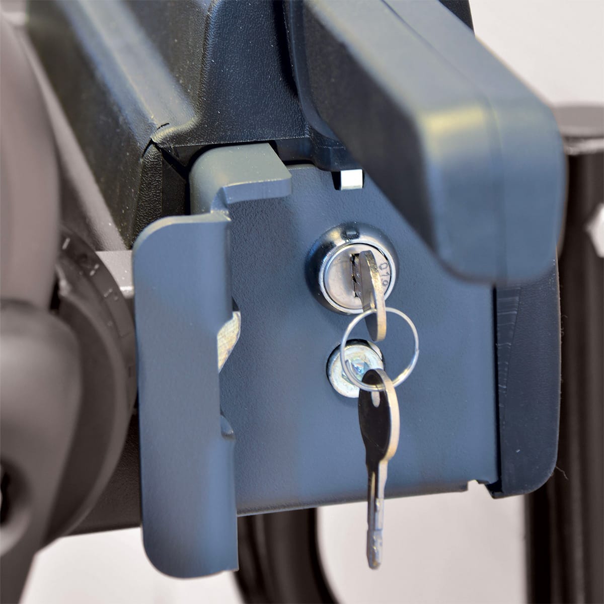 Fahrradträger PERUZZO PURE INSTINCT 4 Fahrräder auf Anhängerkupplung