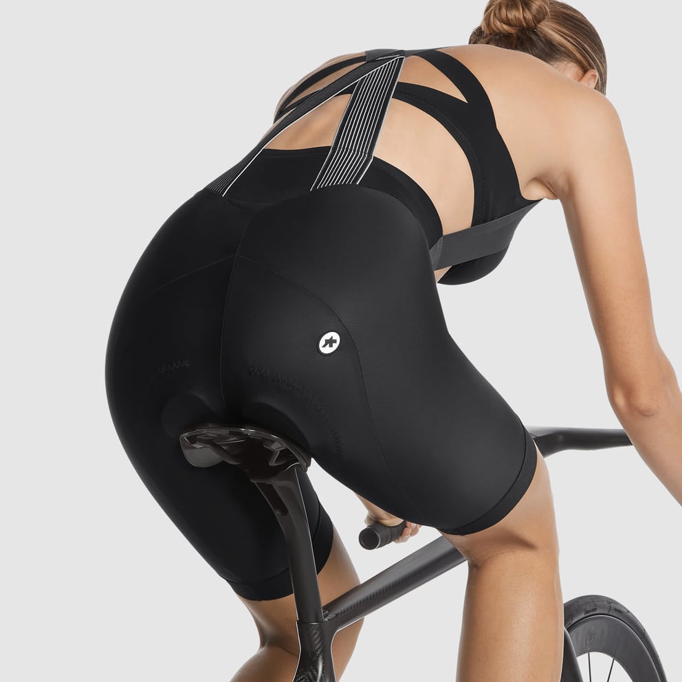 Kurze Damen-Trägerhose ASSOS UMA GT Damen C2 Schwarz