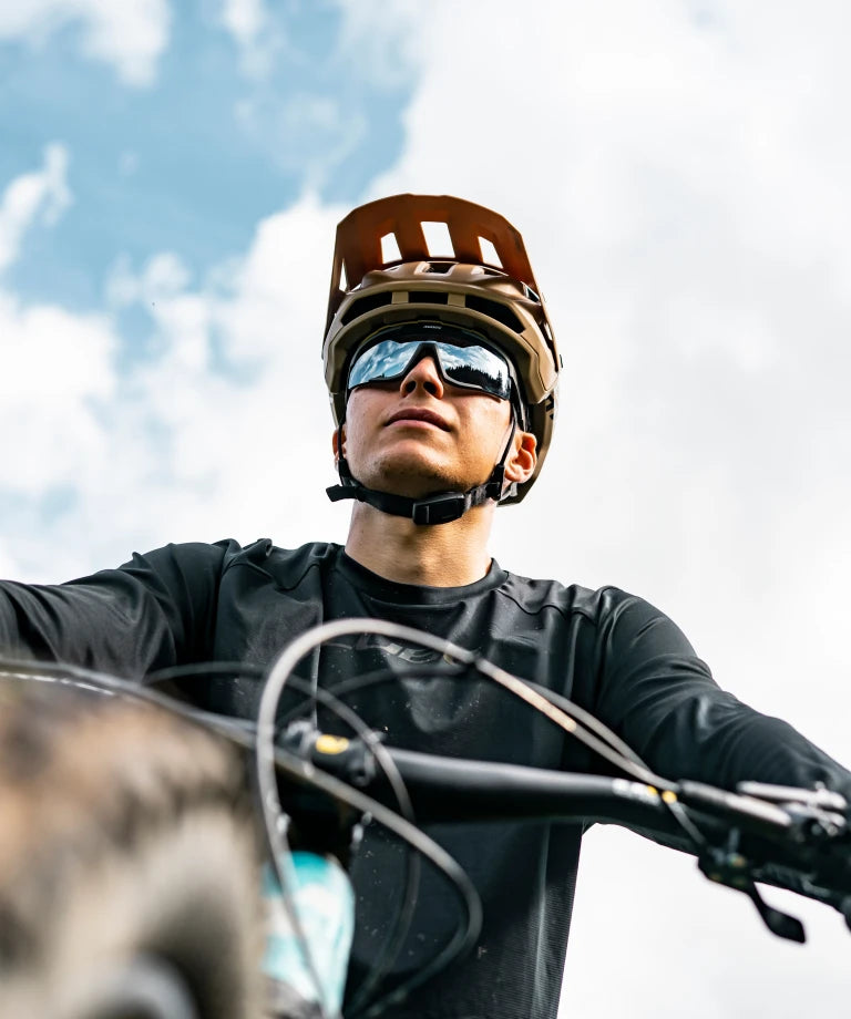 MAVIC MVS AEROFRAME Brille Anthrazit Silbernes Glas