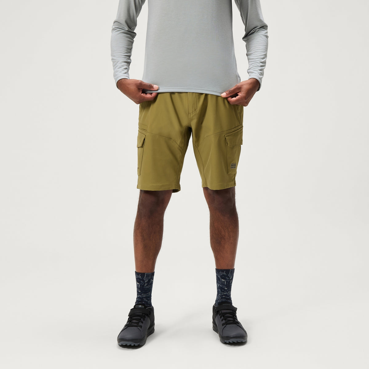 Shorts ENDURA LOOP CARGO Olivgrün