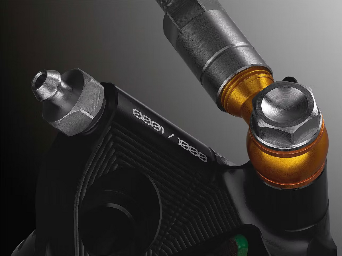 Bremsenpaar HOPE TECH 4 EVO V6Ti mit schwarzer Bremsleitung – limitierte Edition in Schwarz/Gold